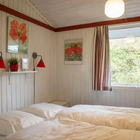 Eeske - 1km From The Sea By Interhome *